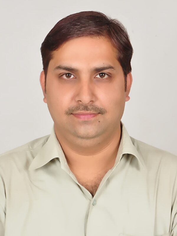 RatanSansaar gemologist, instructor of gemstone courses